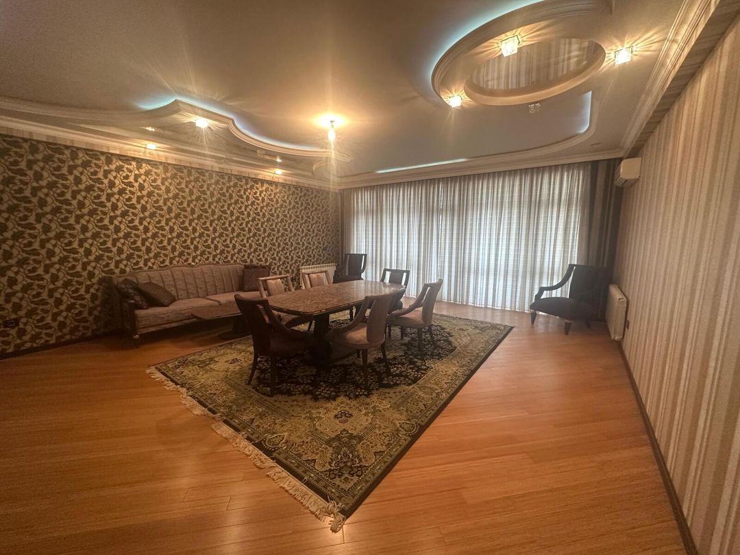 Satılır 4 otaqlı yeni tikili 200 m² — Mənzil, Bakı (2)