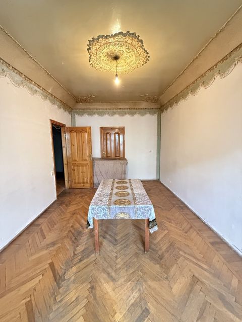 Satılır 3 otaqlı köhnə tikili 80 m² — Bakı