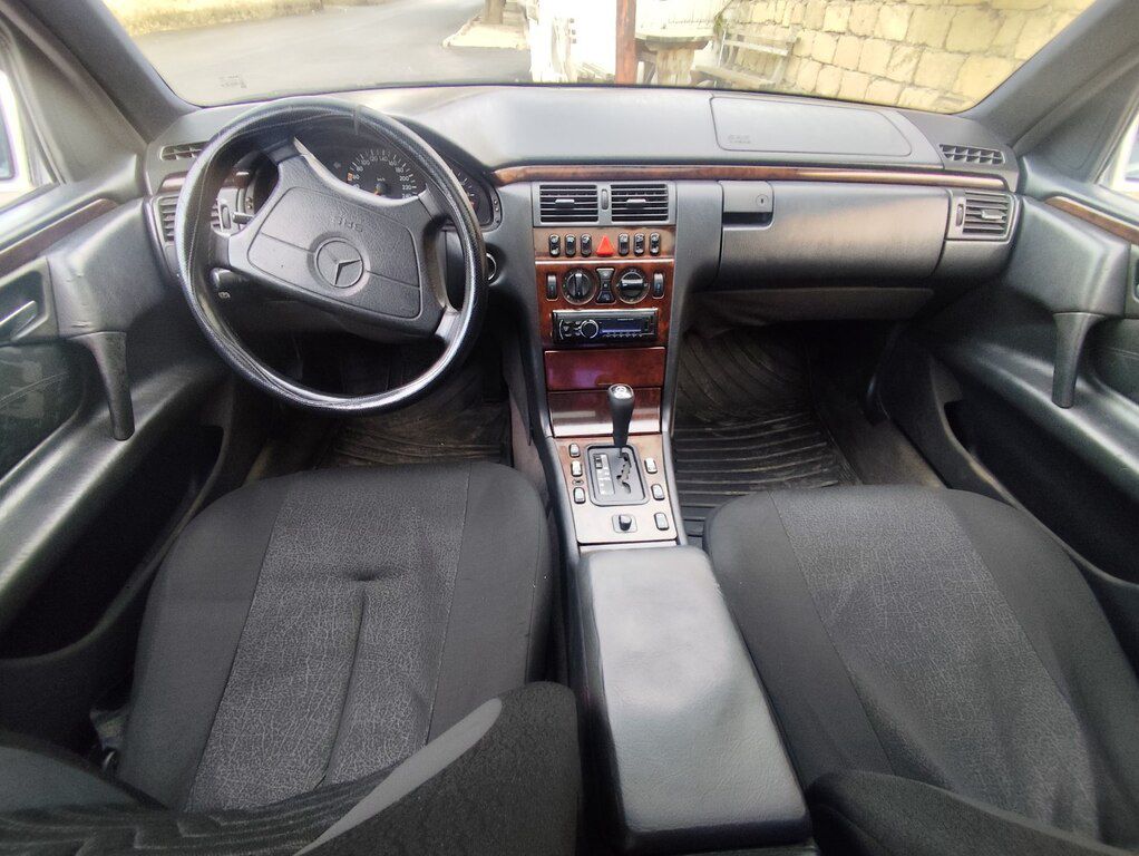 Mercedes E 280, 2.8 L, 1996 il, 337 383 km 10-KM-260 — Avtomobillər, Bakı (5)
