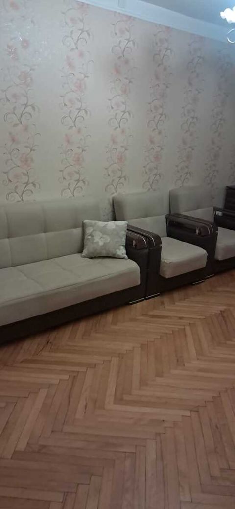 İcarəyə verilir 3 otaqlı köhnə tikili 80 m² — Bakı