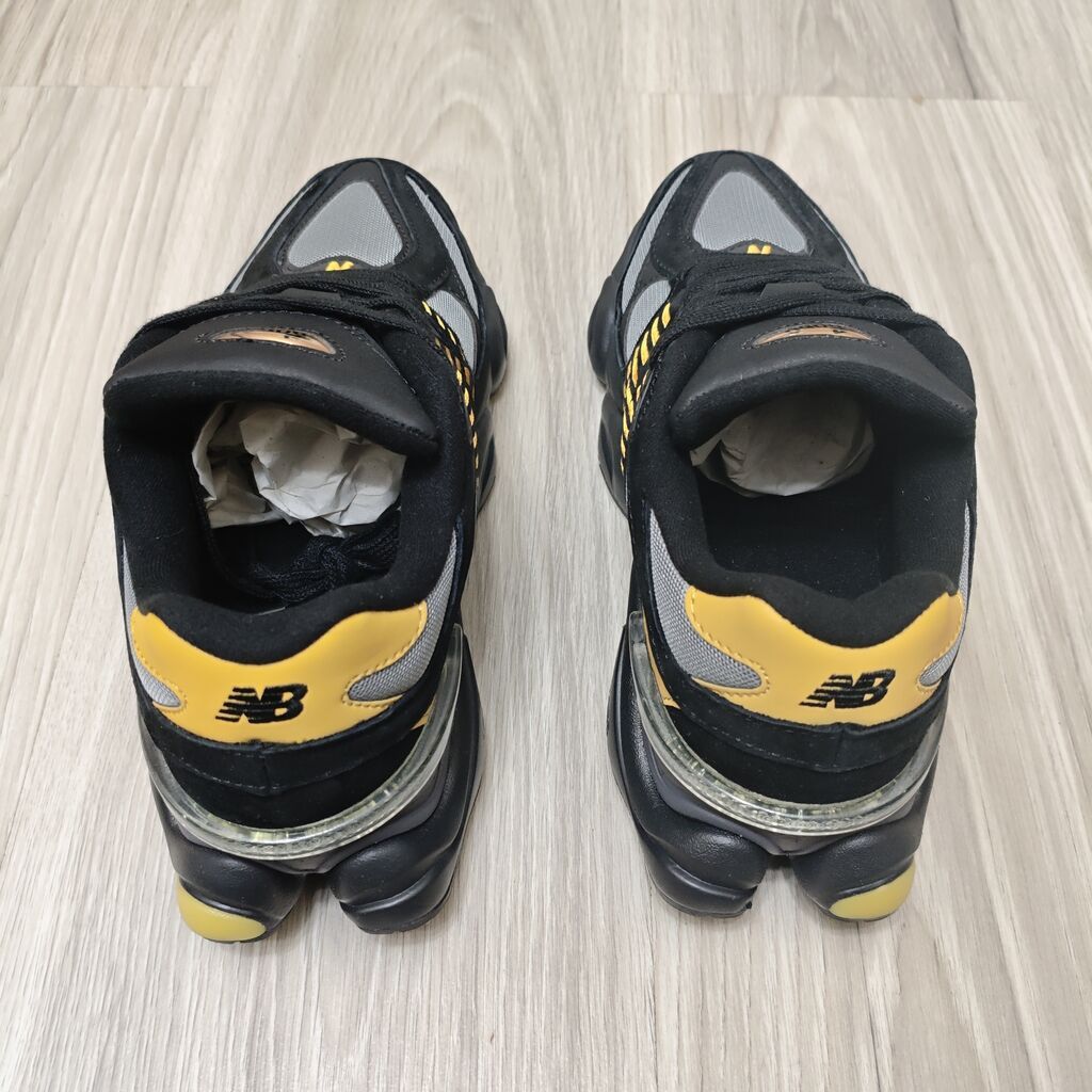 New Balance 9060 idman ayaqqabısı – qara/boz/sarı rəng palitrası — Krossovkalar, Bakı (3)