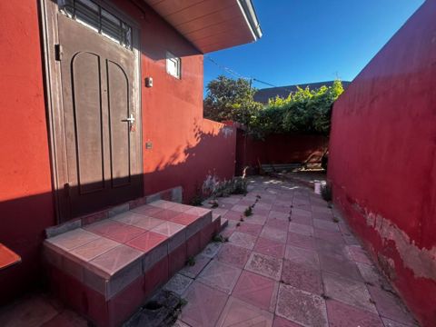 Satılır 2 otaqlı həyət evi/bağ evi 70 m² — Bakı