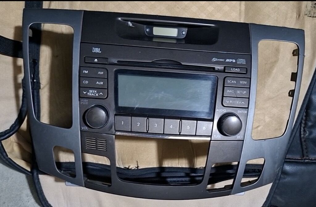 Hyundaı Sonata (NF) üçün ön panel/ramka və orijinal multimedia — Salon detalları, Bakı (2)