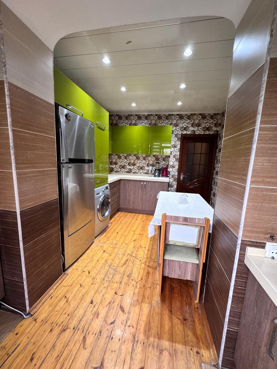 Satılır 4 otaqlı köhnə tikili 100 m² — Mənzil, Bakı (7)