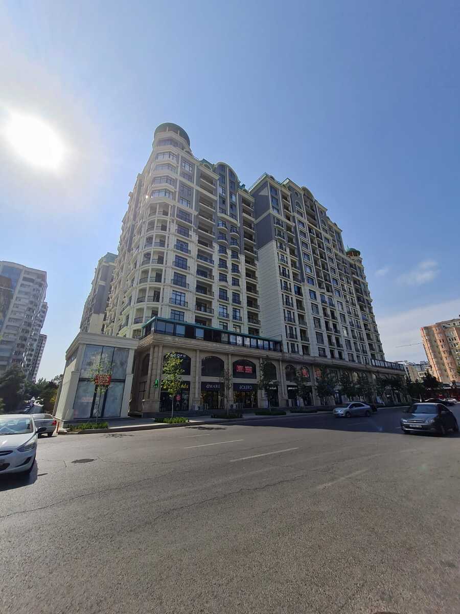 Satılır 4 otaqlı yeni tikili 241 m² — Mənzil, Bakı