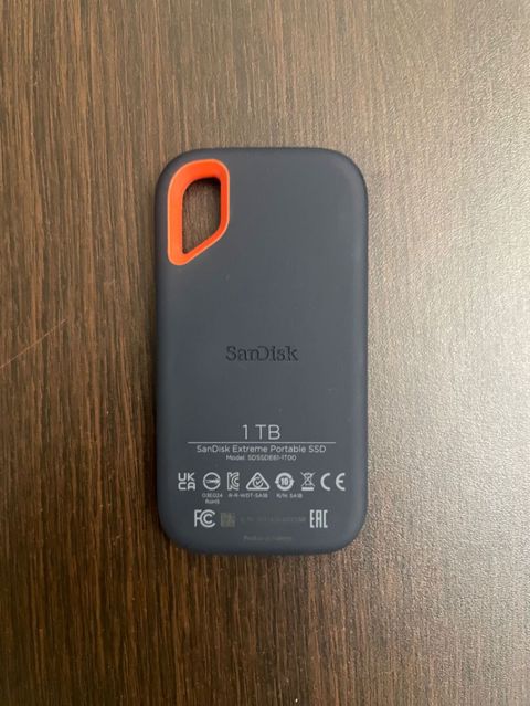 SanDisk Extreme Portable SSD – 1 TB Orijinaldır Amerikadan alınıb — Bakı