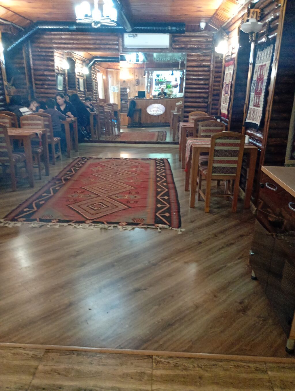 Avtoservisin həyətində yerləşən kafeyə aşbaz tələb olunur — Restoranlar, Turizm, Bakı