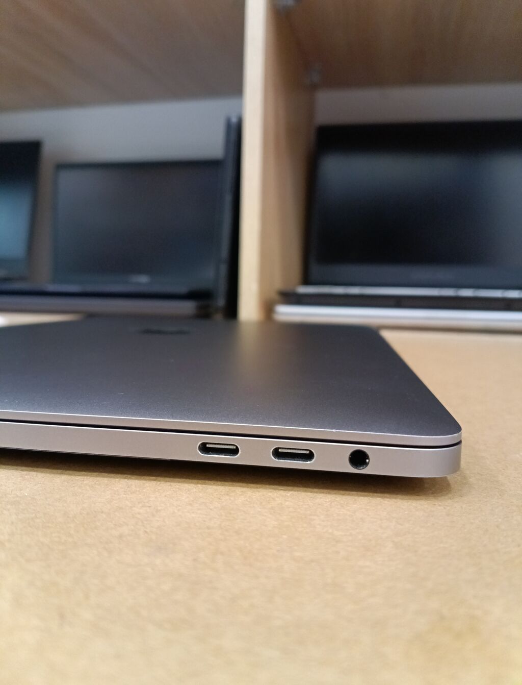 Başlıq: MacBook Pro 15.4 / Core i7 / 16GB RAM / Radeon Pro 555X — Apple Macbook, Bakı (9)