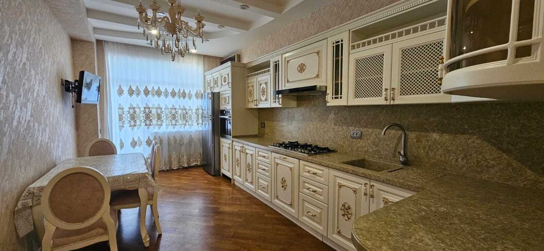 Satılır 4 otaqlı yeni tikili 204 m² — Mənzil, Bakı (7)