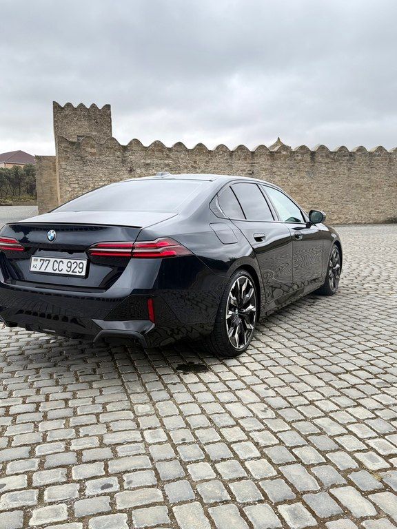 BMW 530, 2.0 L, 2025 il, 13 000 km 77-CC-929 — Avtomobillər, Bakı (5)