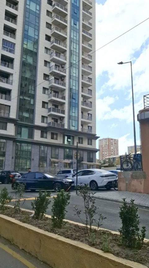 Satılır obyekt 30 m² — Bakı