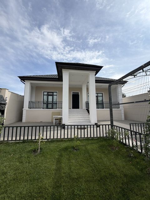 Satılır 3 otaqlı həyət evi/bağ evi 170 m² — Bakı