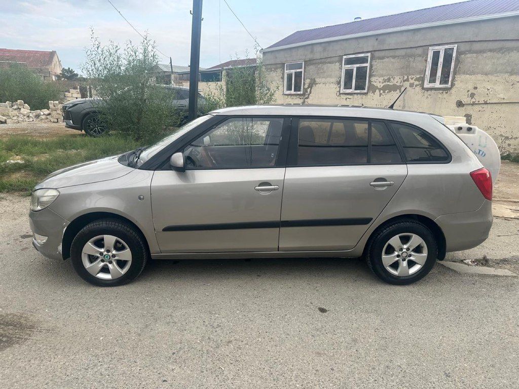 Skoda Fabia, 1.6 L, 2012 il, 300 000 km — Avtomobillər, Bakı (4)