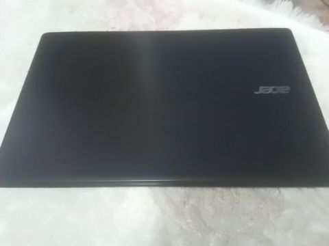 Acer noutbuk - Brend/model: Acer (qara rəngli korpus, klassik dizayn) — Xırdalan