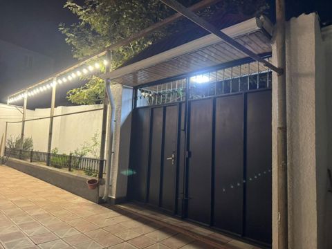 Satılır 4 otaqlı həyət evi/bağ evi 185 m² — Bakı