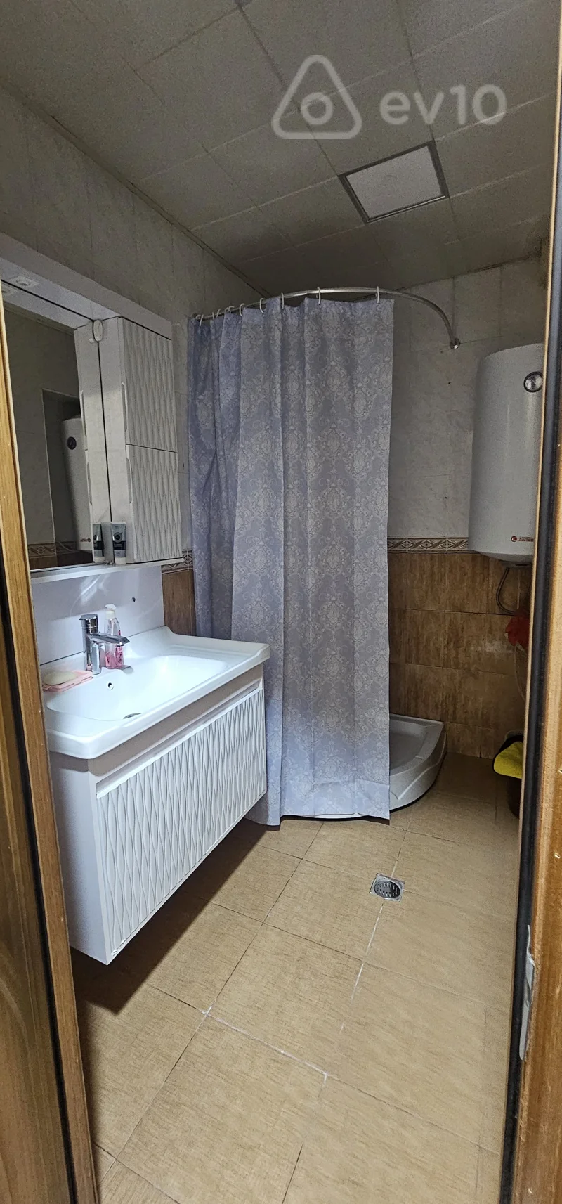 4 otaqlı mənzil, 110 m², Rüstəm Rüstəmov — kirayə — Mənzil, Bakı (9)