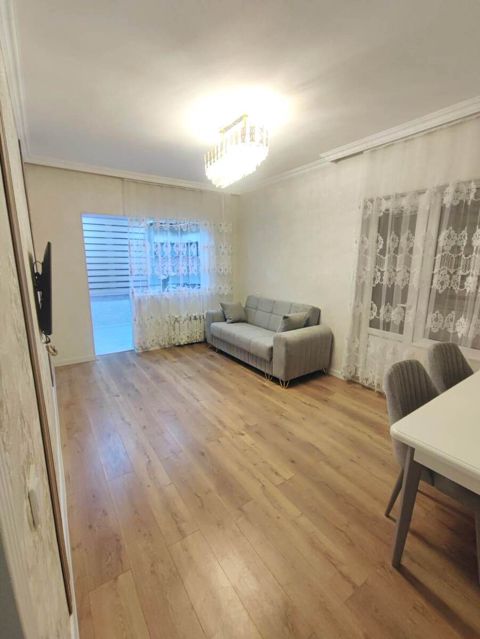 Satılır 2 otaqlı köhnə tikili 45 m² — Bakı