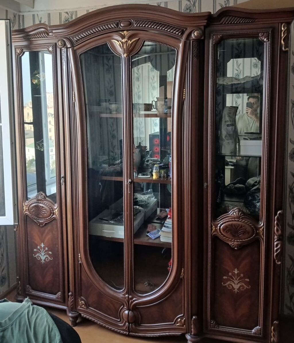 Klassik üslubda iri vitrin/servant şkaf - Material: tünd qoz rəngli — Şkaflar, Bakı (2)
