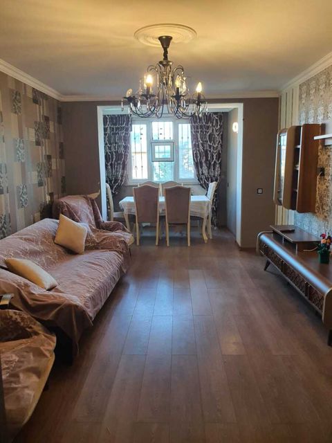 Satılır 3 otaqlı köhnə tikili 80 m² — Bakı
