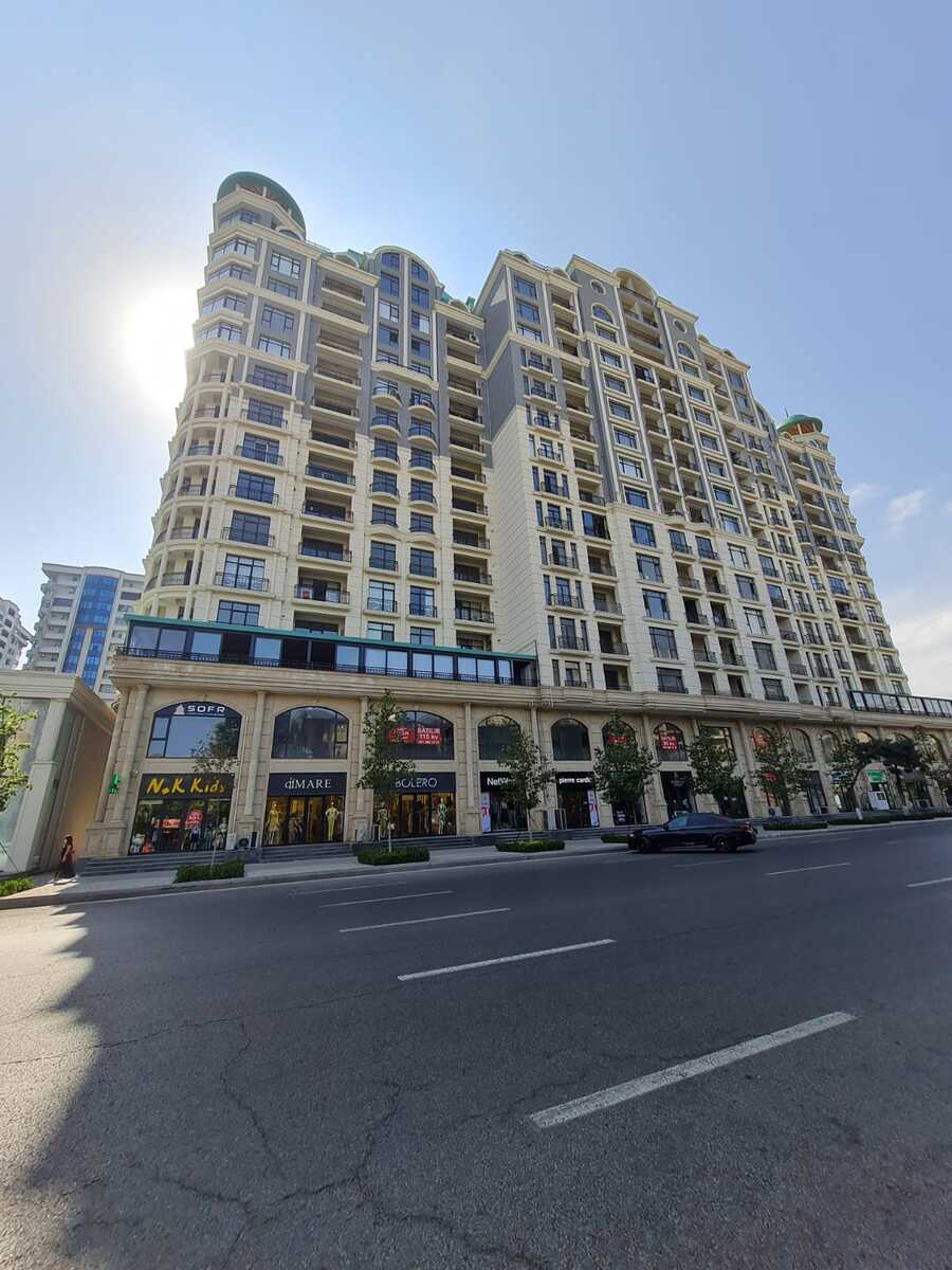 Satılır 4 otaqlı yeni tikili 241 m² — Mənzil, Bakı (2)