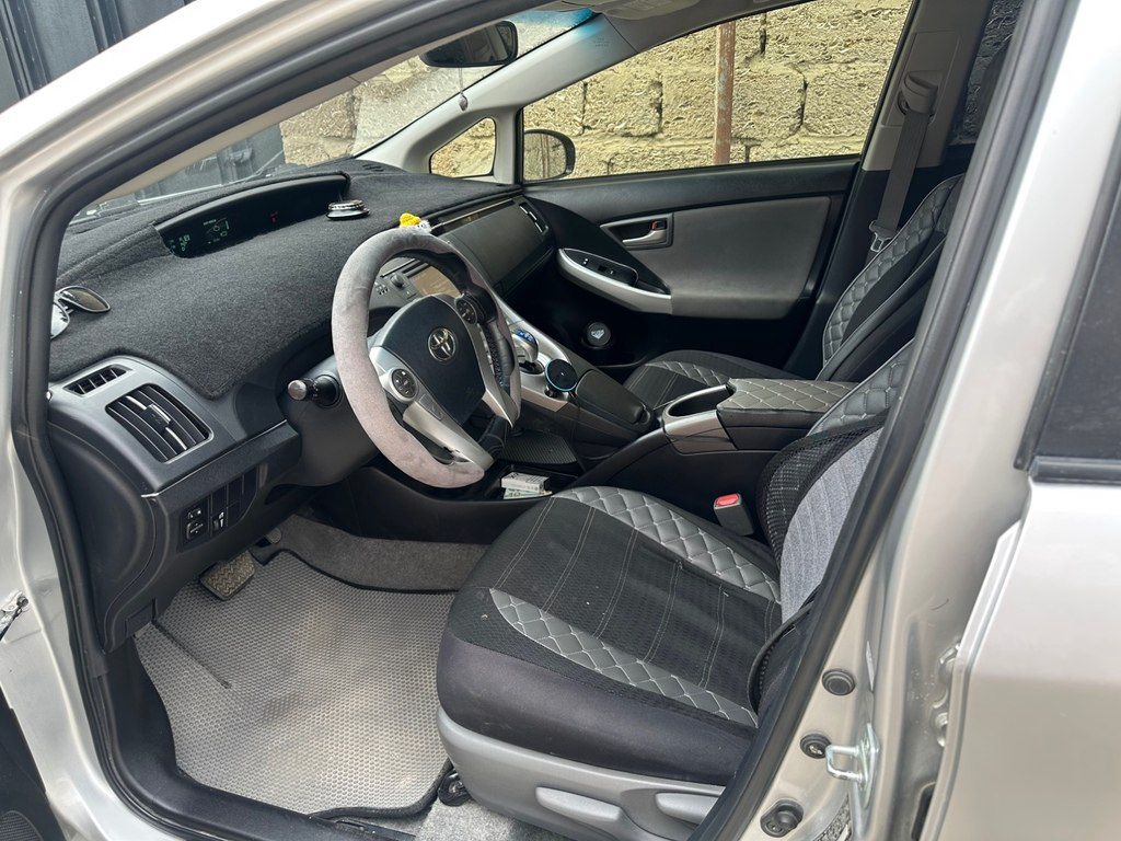 Toyota Prius, 1.8 L, 1.3 kWh, 2015 il, 394 000 km 77-LN-546 — Avtomobillər, Bakı (10)