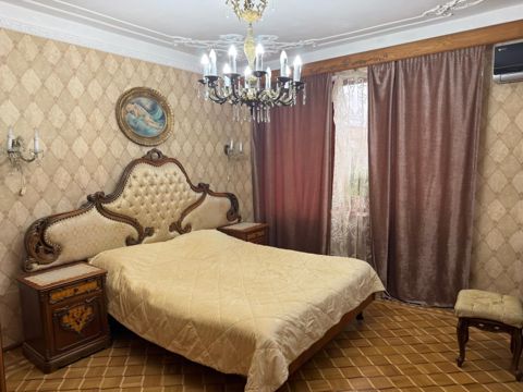 Satılır 3 otaqlı köhnə tikili 102 m² — Bakı