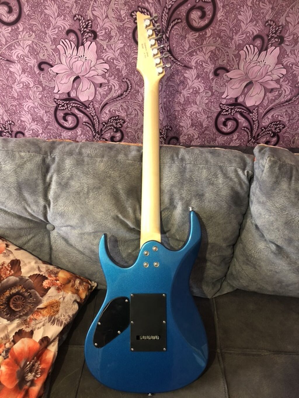 Elektrik gitara – mavi metalik rəngli, superstrat tipli korpus — Gitarlar və digər simli alətlər, Digah (6)