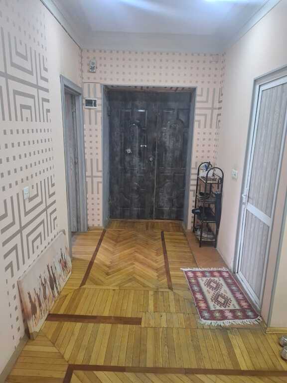 Satılır 4 otaqlı köhnə tikili 135 m² — Mənzil, Bakı (2)