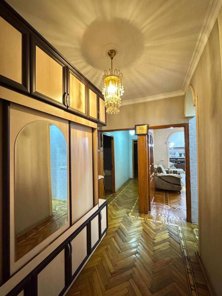 Satılır 4 otaqlı köhnə tikili 110 m² — Mənzil, Bakı (12)