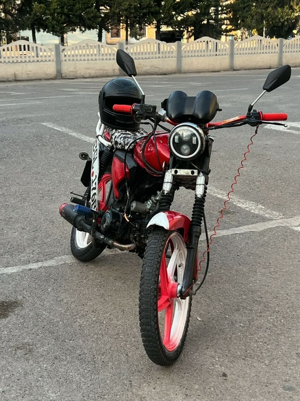 Moto göründüyü kimidi barterdə var baxr motoya üsdündə pul verə — Mopedlər və skuterlər, Sabirabad