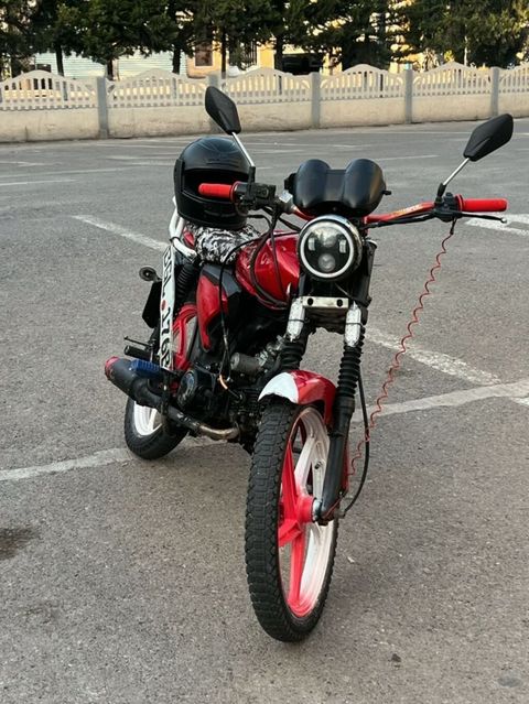 Moto göründüyü kimidi barterdə var baxr motoya üsdündə pul verə — Sabirabad