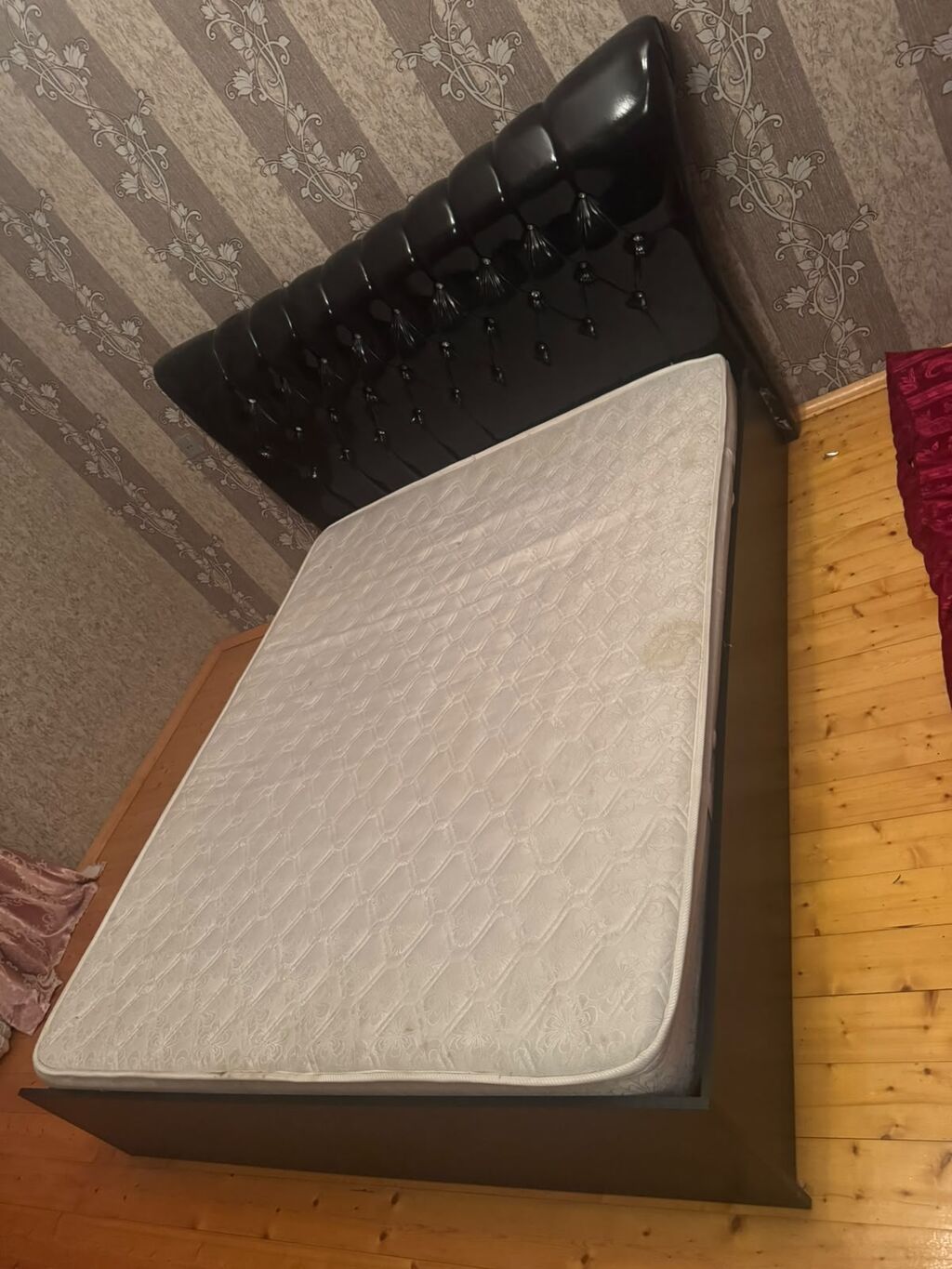 Mebel dəsti: iki nəfərlik çarpayı və döşək - Ölçü: təxmini 160x200 sm — Yataqlar, Bakı (2)