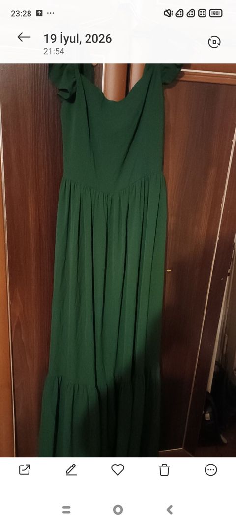 Tünd yaşıl rəngdə uzun ziyafət/libas - Model: maxi uzunluqda, yığımlı — Yevlax