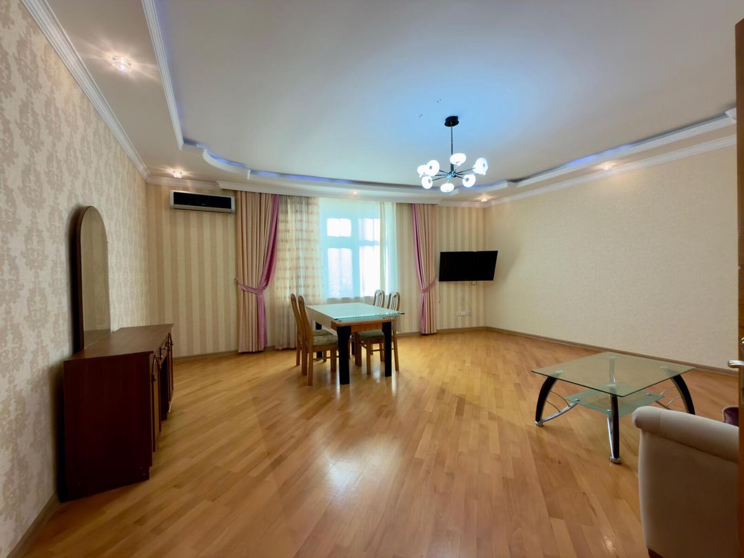 Satılır 3 otaqlı yeni tikili 135 m² — Mənzil, Bakı (2)