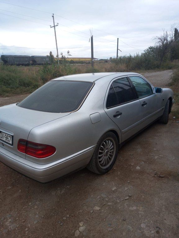 Mercedes E 220, 2.2 L, 1996 il, 300 000 km 77-QV-967 — Avtomobillər, Sumqayıt (5)