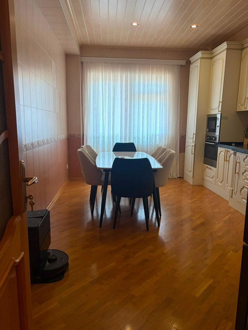 4 otaqlı 153 kv geniş mənzil – klassik interyer - Dəbdəbəli zal — Mənzil, Bakı (10)