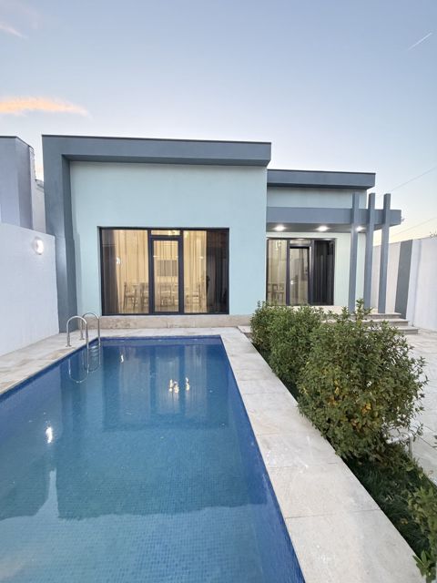 Satılır 4 otaqlı həyət evi/bağ evi 150 m² — Bakı