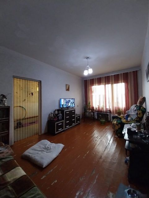 Satılır 5 otaqlı köhnə tikili 135 m² — Bakı