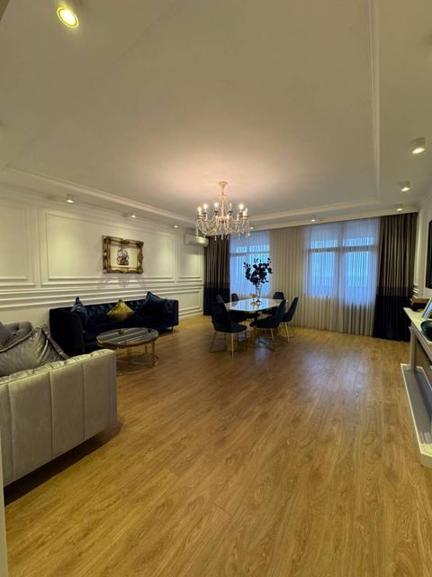 Satılır 3 otaqlı yeni tikili 160 m² — Bakı