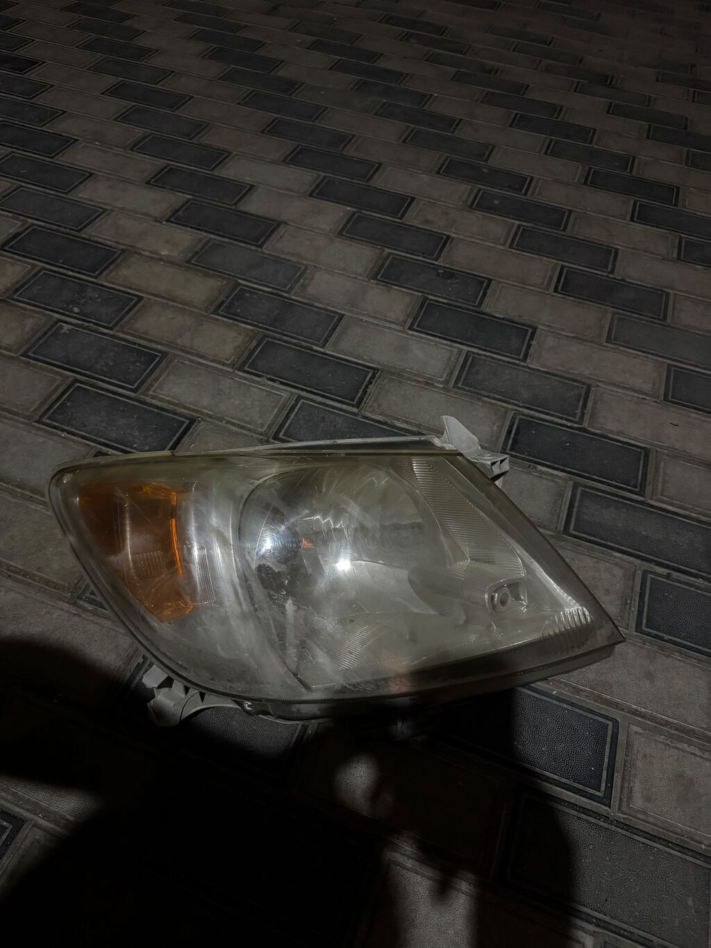 Toyota Hilux qabağ sağ fara. 2005-2011 ci illərin hamsına uyğundur — Avtomobil işığı, Masazır (2)
