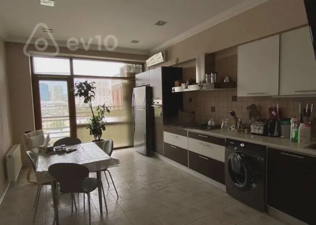 3 otaqlı mənzil, 140 m², Rəşid Behbudov — Mənzil, Bakı (11)