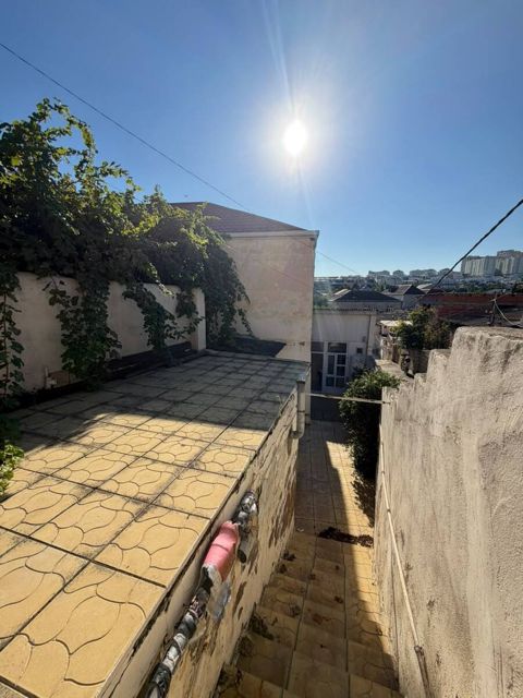 Satılır 3 otaqlı həyət evi/bağ evi 98 m² — Bakı