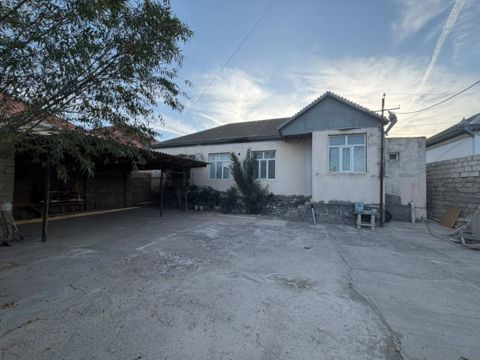 Satılır 3 otaqlı həyət evi/bağ evi 100 m² — Bakı