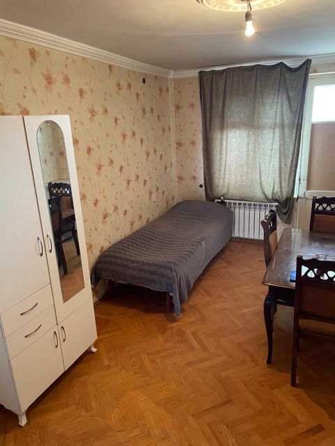 İcarəyə verilir 2 otaqlı köhnə tikili 70 m² — Bakı