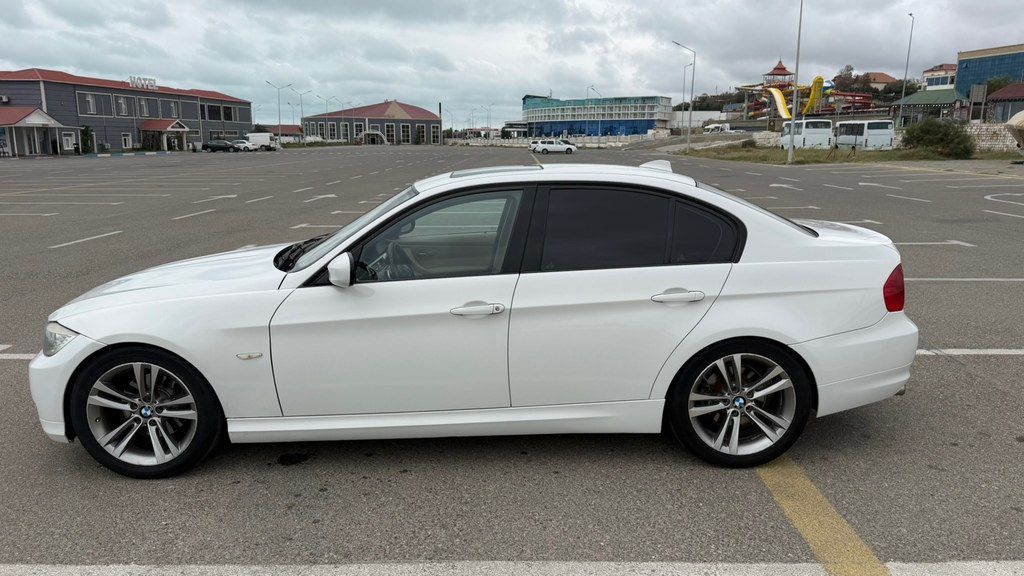 BMW 330, 3.0 L, 2011 il, 306 000 km 10-QR-357 — Avtomobillər, Bakı (4)