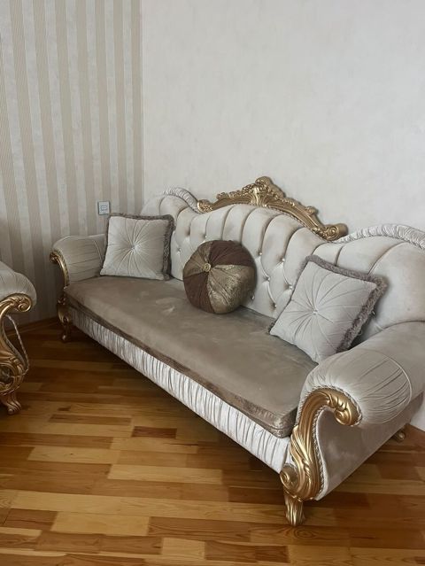 Divan satılır köçle elaqeli 2 ədədi 1ədədin Qiymet 600 — Mehdiabad