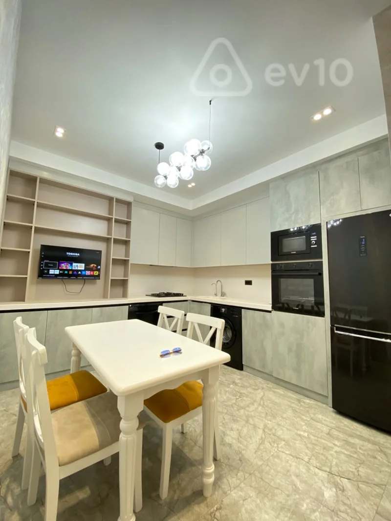 3 otaqlı mənzil, 130 m², baki seheri nesimi rayonu azadliq pr — kirayə — Mənzil, Bakı (8)