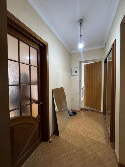 Satılır 3 otaqlı köhnə tikili 87 m² — Bakı