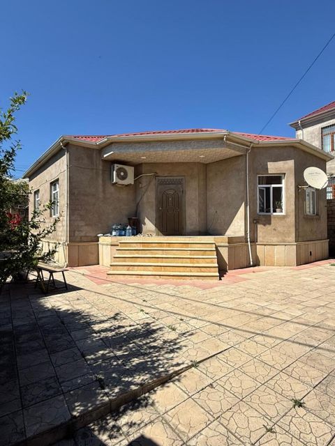Satılır 3 otaqlı həyət evi/bağ evi 100 m² — Bakı