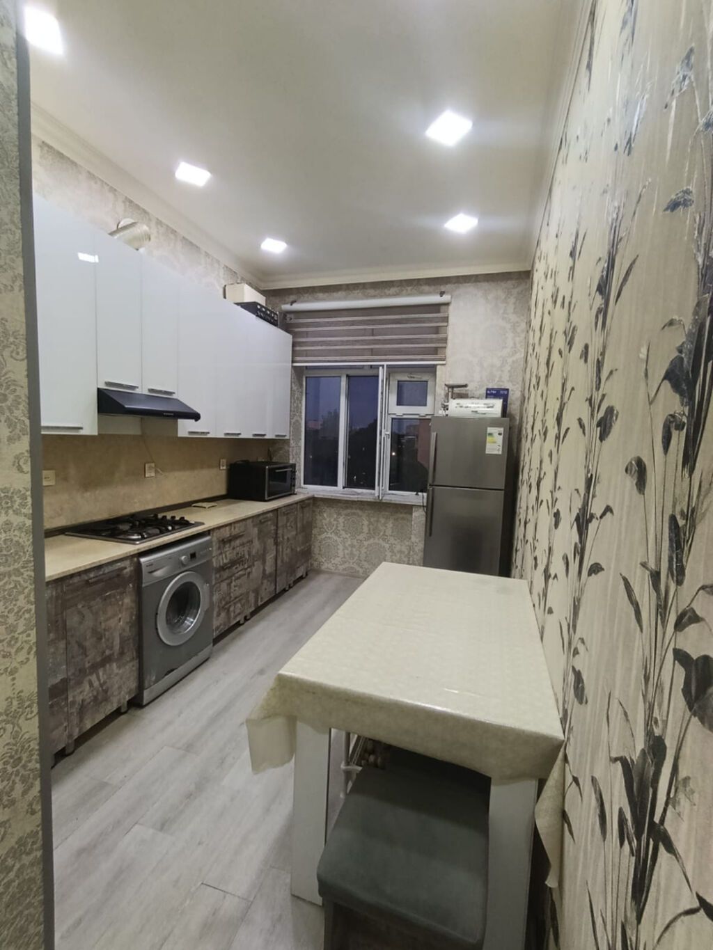 Elmlər Akademiyasi metro tam yani Qoc ət restoranın üstündəki daş 4 — Mənzil, Bakı (10)